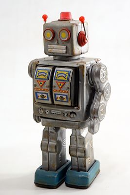 צעצוע רובוט פח ישן. אריזה מקורית