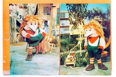 זוג פוסטרים של קיפי בן קיפוד הוא שמה של בובה מהגרסה הישראלית של תוכנית הטלוויזיה "רחוב סומסום"