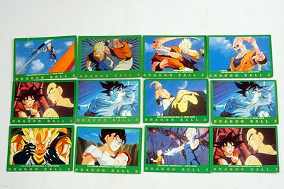 אוסף קלפי פוקימון שונים POKEMON