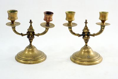 זוג פמוטים יודאיקה עשוי נחושת מאה 19