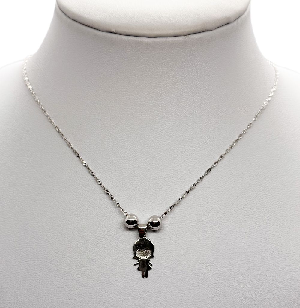 שרשרת ותליון דגם ילדה כולל חרוזים בזהב לבן 14K חדשים.... מתכת זהב 
אורך שרשרת: 
45 ס"מ 