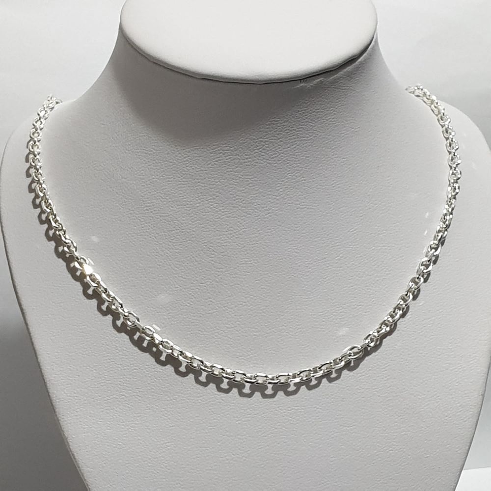 Silver chain 925 rounded rectangular links length 43 cm new.... * 925 silver chain with 
