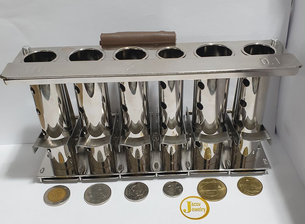 Extra 6-cell port, like new condition, minor scratches.... From right to left: 
10-age coin 