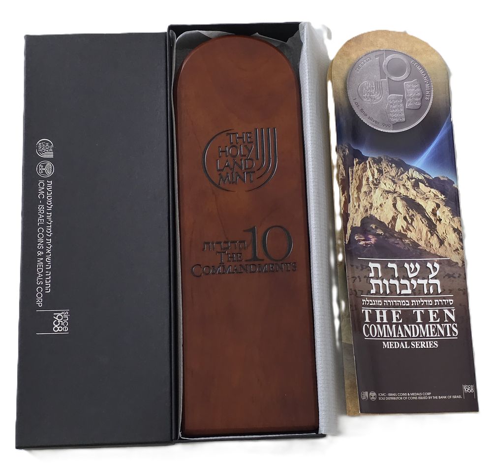 999 Pure Silver Medals Ten Commandments in a Wooden Case New New! (LIMITED EDITION) 
0732 of 1 
