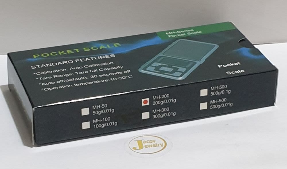 New electronic scale, comes in jewelry packaging, comes with 2 batteries, fits in a pocket if 