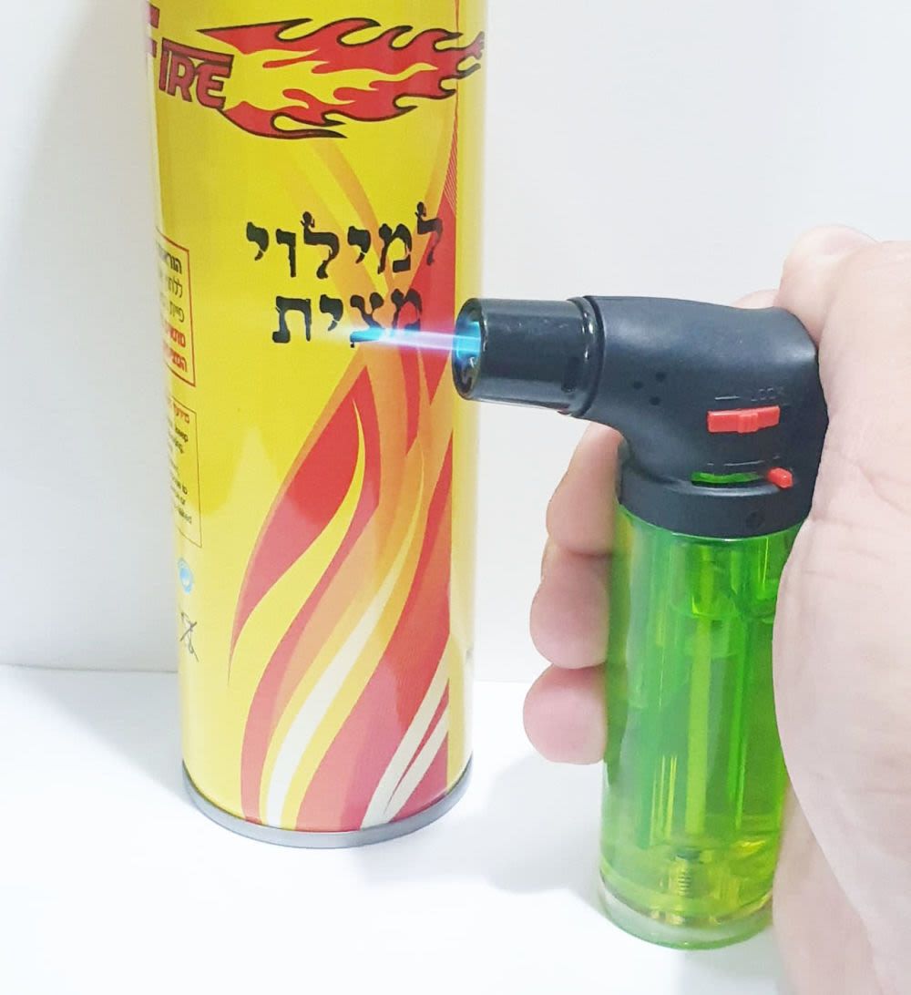 Burner for delicate soldering including a 300 ml gas tank for refilling (green). Burner comes 