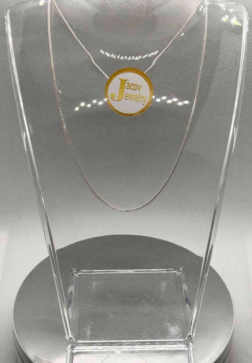 New 925 silver braided necklace, 42 cm long.... Silver Metal 
Purity: 925 
Chain Length: 42 cm 