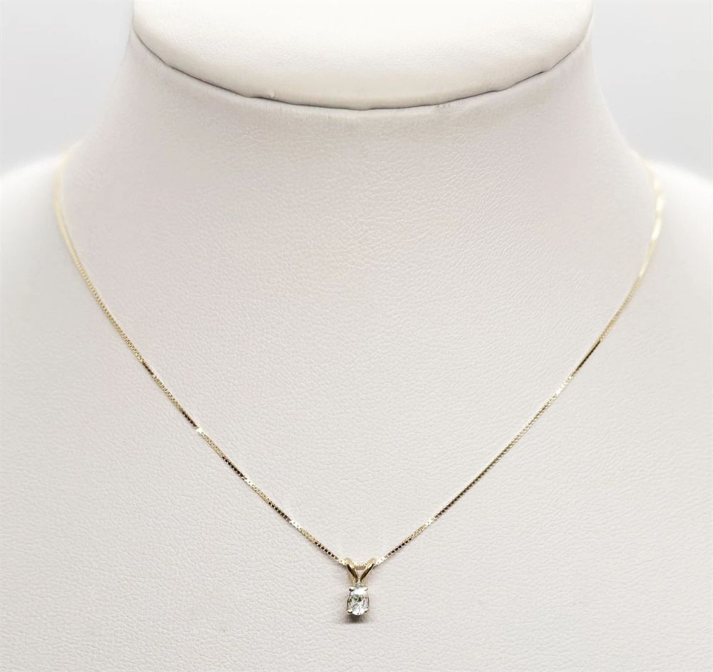 Aquamarine stone drop model necklace and pendant in 14K yellow gold new.... Gold metal 
Purity: 