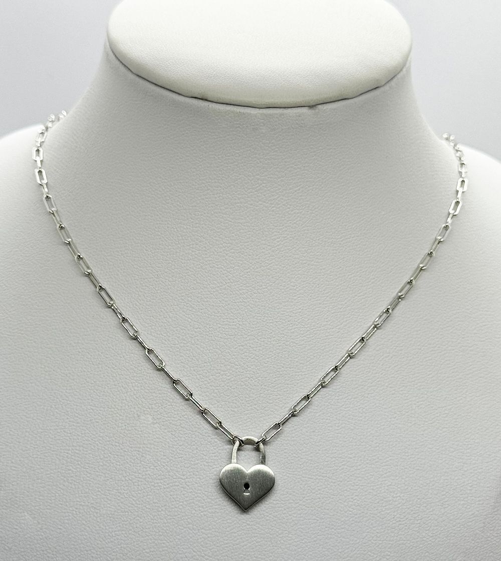 Heart lock pendant necklace, rectangular and round links, rhodium plated, 925 silver, new.... Si 