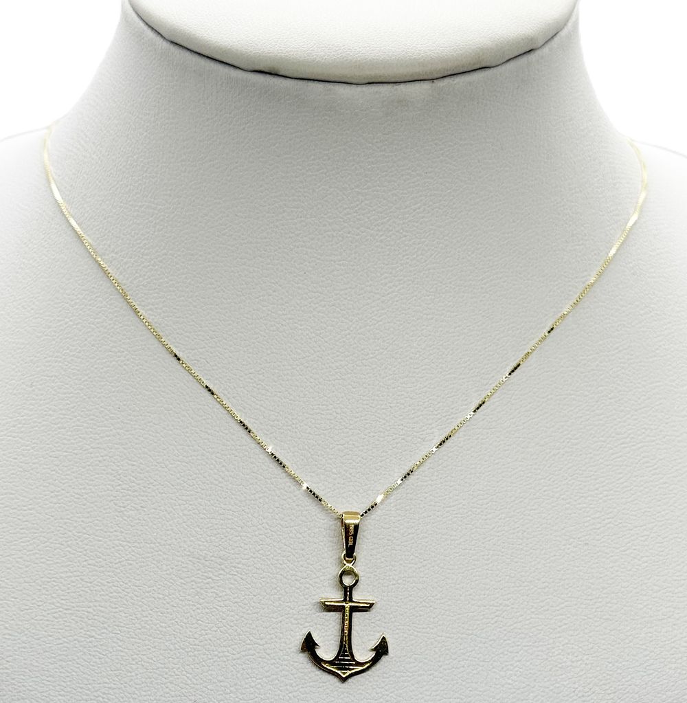 Anchor model necklace and pendant designed in 14K yellow gold new.... Gold metal 
Purity: 14K 