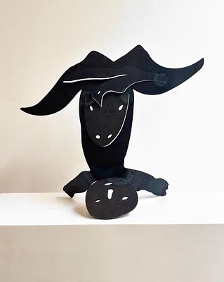 מנשה קדישמן. עקידת יצחק, פסל ברזל, גובה 47, רוחב 54, עומק 22 , חתום, עבודה איכותית ואופיינית 