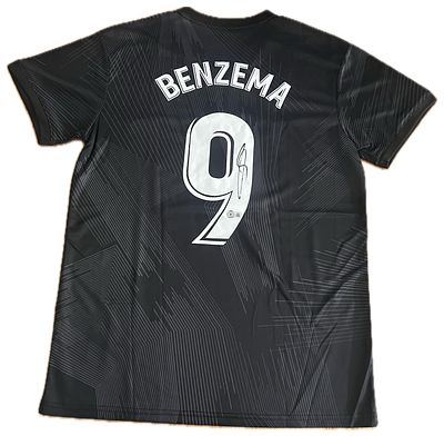 Karim Benzema – חתום בידו ומאושר על ידי Beckett Authentication Services (BAS).
חולצת כדורגל 