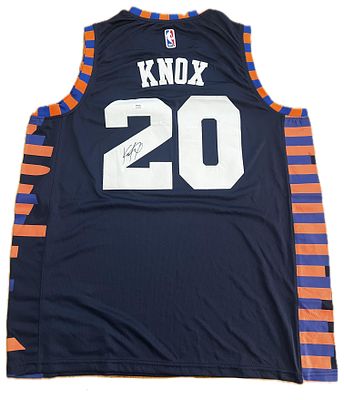 Kevin Knox – חתום בידו ומאושר על ידי PSA/DNA Authentication.
גופיית כדורסל רשמית של קבוצת New 