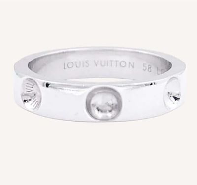 טבעת מקורית, במצב חדש. של מותג העל לואי ויטון / Louis Vuitton – מדגם Empreinte היוקרתי, עשויה 