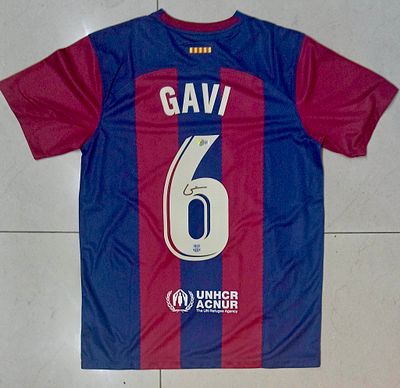 חולצת FC Barcelona חתומה על ידי השחקן גאבי / Gavi, מספר 6, עם מדבקת אימות Beckett 
