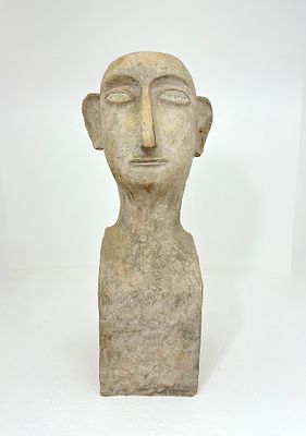 ציונה שמשי . פסל חימר, מידות- גובה 54, רוחב 16, עומק 20. 
ציונה שמשי, ישראלית, 2018-1939. 