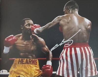Sugar Ray Leonard / שוגר ריי לאונרד – צילום אגרוף חתום ביד המתאגרף! צילום צבע דרמטי המתעד את 
