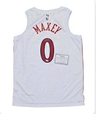 טייריס מקסי / Tyrese Maxey – גופיית Philadelphia 76ers מספר 0, חתומה ביד השחקן! מצב חדש, מגיעה 