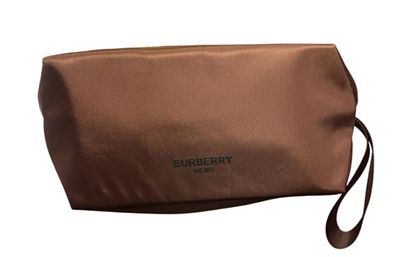 ברברי / Burberry – תיק רחצה (Cosmetic / Toiletry Bag) מסדרת Burberry Hero, מצב חדש. תיק רחצה 