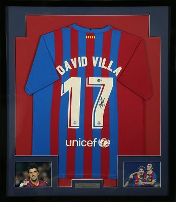 דויד וייה (David Villa) – חולצת FC Barcelona מקורית, חתומה ביד השחקן, ממוסגרת במסגרת פרימיום. 