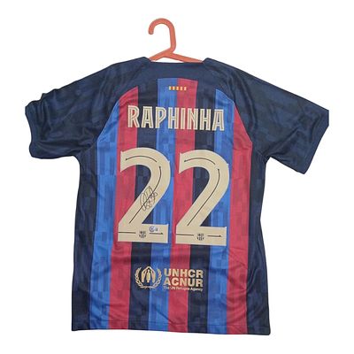 ראפיניה / Raphinha – חולצת ברצלונה מס’ 22, חתומה ביד השחקן, מאומתת על ידי Beckett 