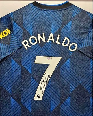 כריסטיאנו רונאלדו / Cristiano Ronaldo – חולצת ריאל מדריד מס’ 7, חתומה ביד השחקן, מאומתת על ידי 