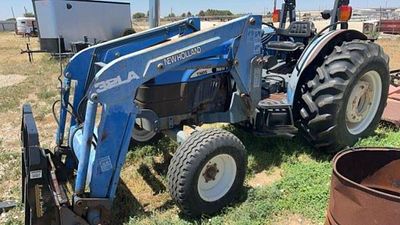 New Holland Tn65 W/ New Holand 32la Loader, Bucket. Approx 730 Hours, 3 Pt Pto, Joystick 