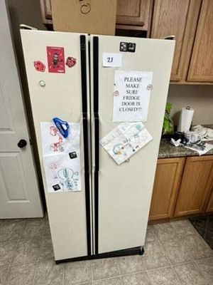 Kenmore Refrigerator. Located In Lubbock, Tx
