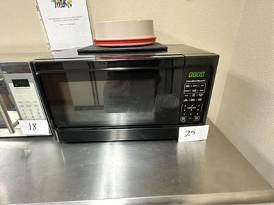 Hamilton Beach Microwave Oven. Located In Lubbock, Tx