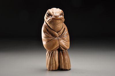 Netsuke/Нэцкэ Лягушка &laquo;Жабунь&raquo; (Сontemporary). Бамбук; резьба, инкрустация 
Высота:65 мм 