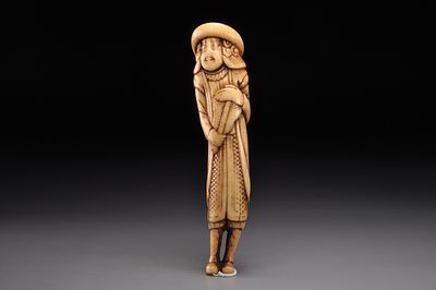 Netsuke/ Нэцкэ Голландец с веером. Япония, Асакуса, период Эдо, конец XVIII - первая половина 