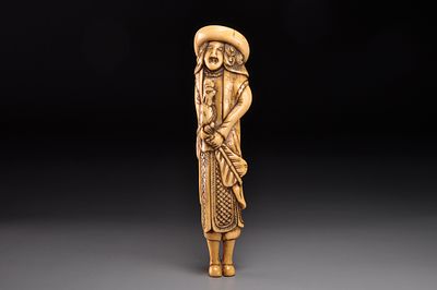 Netsuke/ Нэцкэ Голландец с петухом и веером . Япония, период Эдо, конец XVIII - первая половина 
