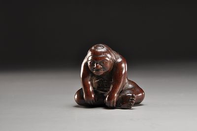 Netsuke/ Нэцкэ Кинтаро. Япония, XIX век, Эдо (Токио), период Эдо 
Дерево, резьба 
Высота: 32 мм 