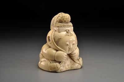 Netsuke/ Нэцкэ Карако. Япония, период Мейдзи, XIX век 
Слоновая кость; резьба 
Высота:48 мм: 