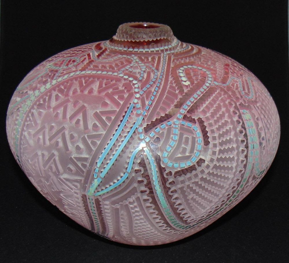 Lot 417: Dick Huss cameo art glass vase