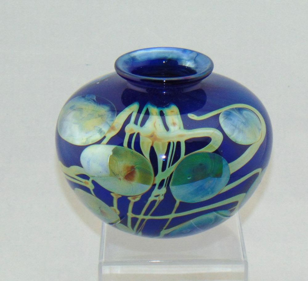 Lot 418: Dick Huss art glass orb