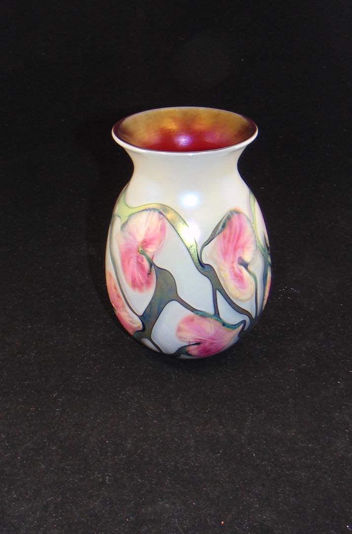 Lot 440: John Lotton art glass vase,