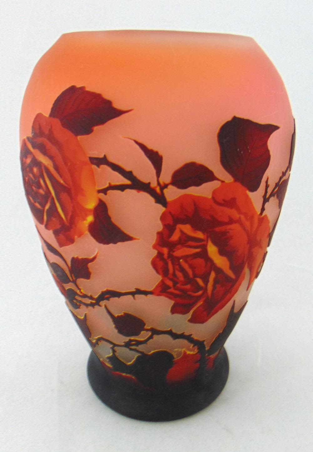 Lot 231: Muller French cameo glass vase