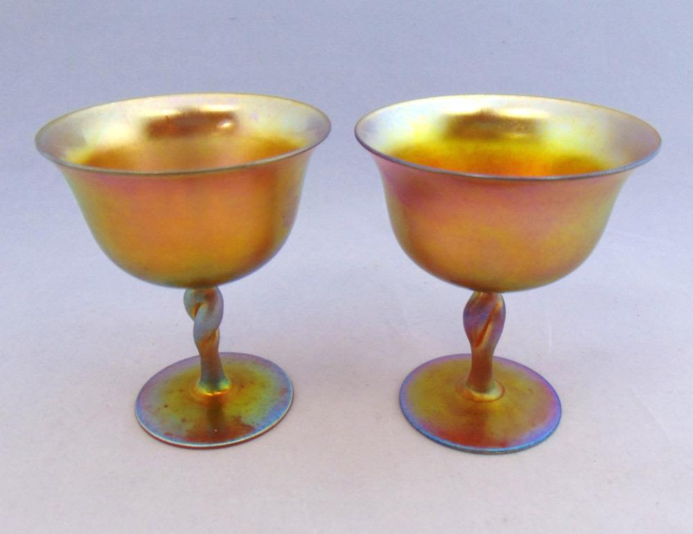 Lot 269: Pair of Gold Aurene goblets