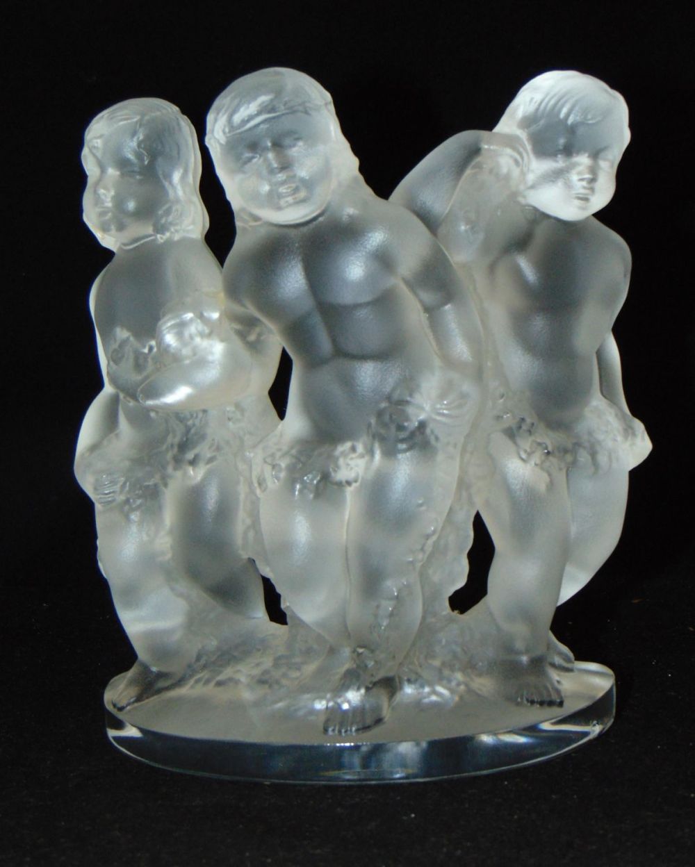 Lot 178: Lalique Luxembourg glass sculpture
