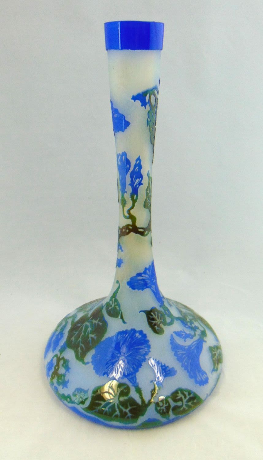 Lot 202: French cameo stick vase