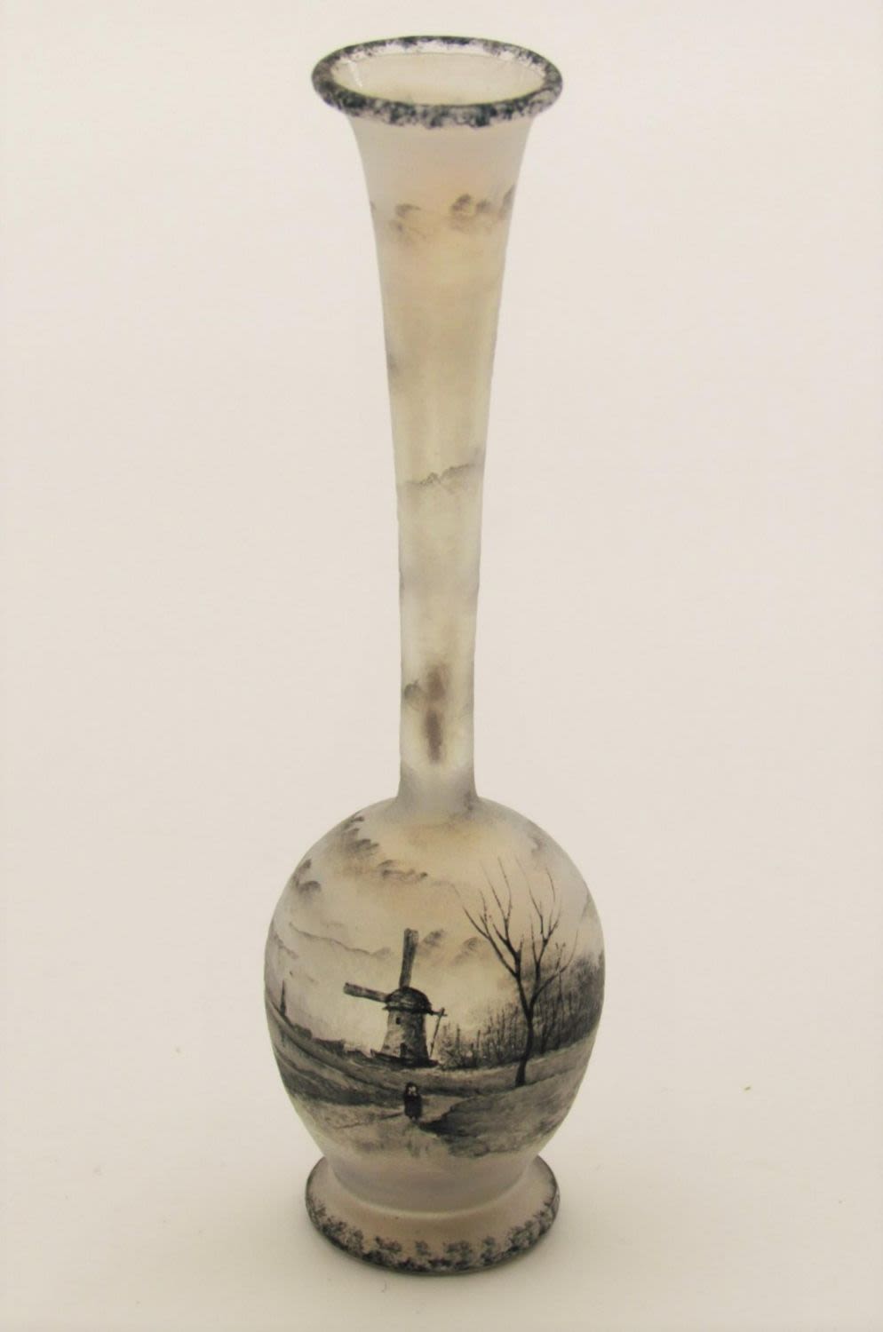 Lot 229: Daum Nancy French Art Glass vase