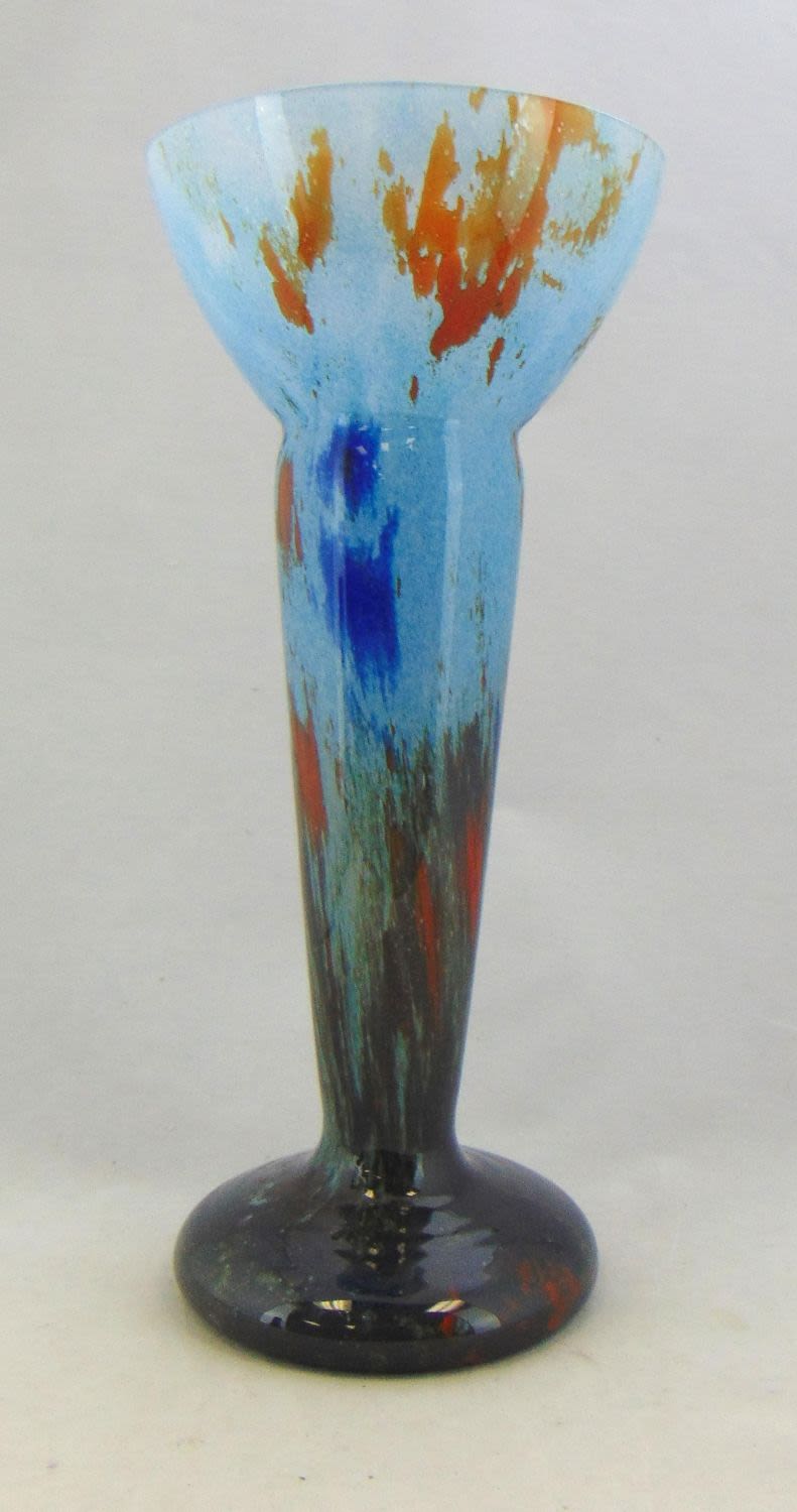 Lot 231: Daum Nancy Lorraine glass vase