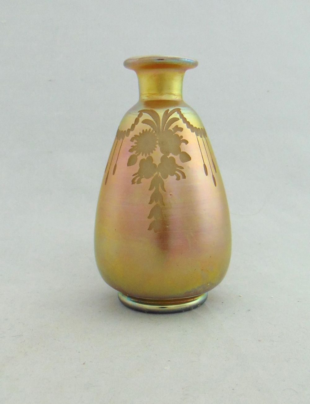 Lot 357: Steuben Gold Aurene perfume