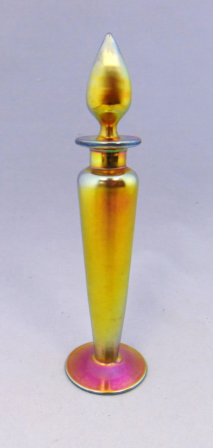 Lot 358: Steuben Gold Aurene perfume