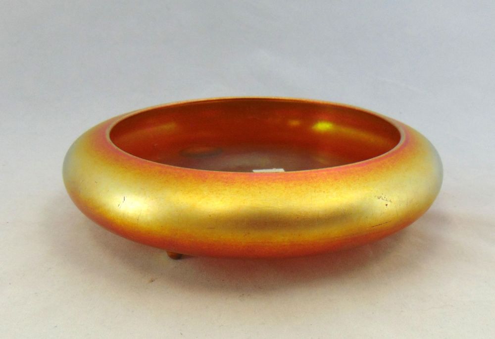 Lot 359: Steuben gold Aurene bowl