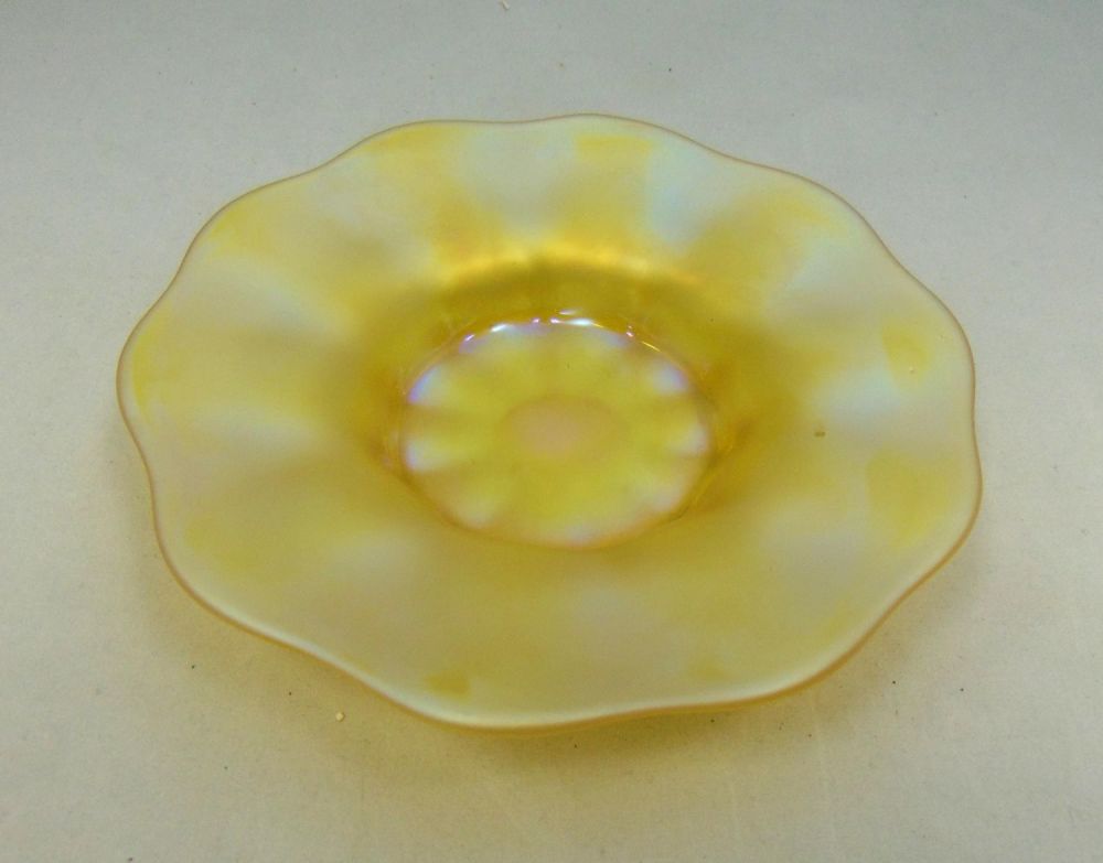 Lot 373: Tiffany Gold Favrile deep dish