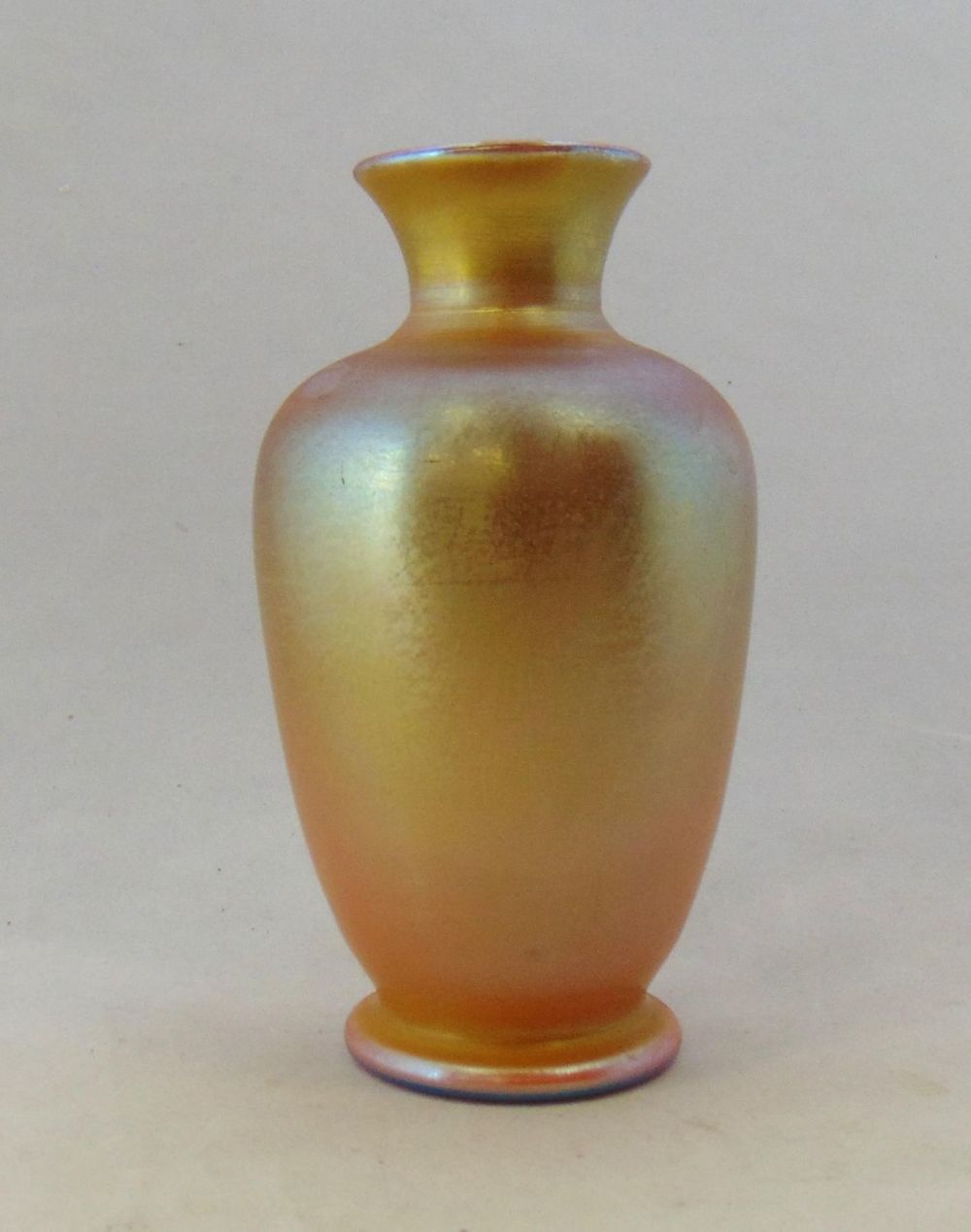 Lot 399: Durand gold shoulder form vase