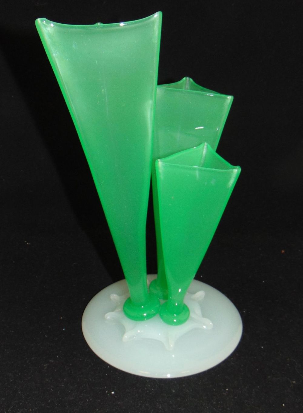 Lot 164: Steuben three prong glass vase