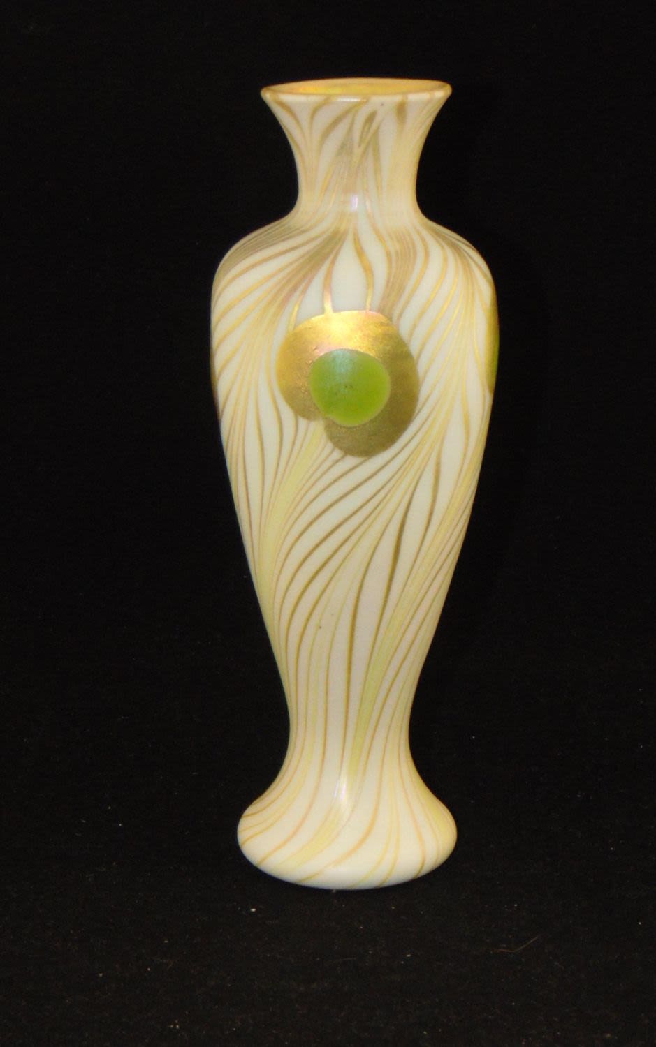 Lot 168: Steuben decorated peacock eye vase